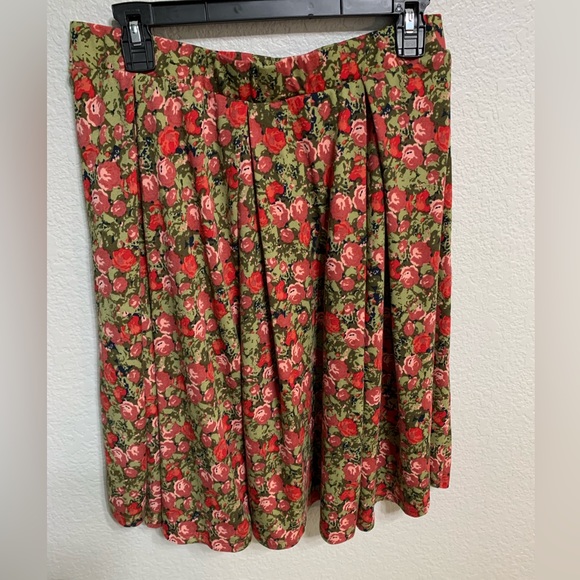 LuLa Roe skirt, M, multi colored flowers, great shape - Picture 2 of 4